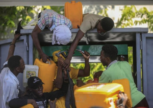 Haití reanuda abastecimiento de combustibles tras la tregua de grupo armado