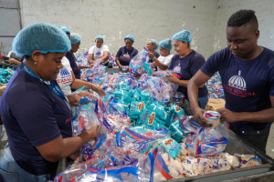 Plan Social entrega más de 800 mil kits habichuelas con dulces