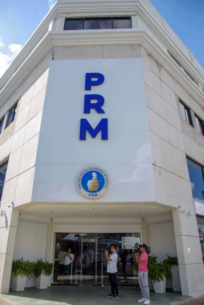 PRM da a conocer los candidatos de 15 provincias pasadas las nueve de la noche