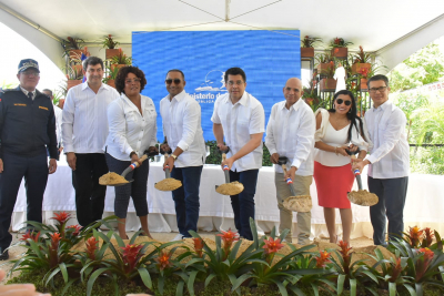 El Ministerio de Turismo inicia reconstrucción vía acceso a Playa Macao, en Verón