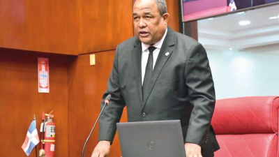 Senador de Montecristi se desliga de acusaciones en su contra