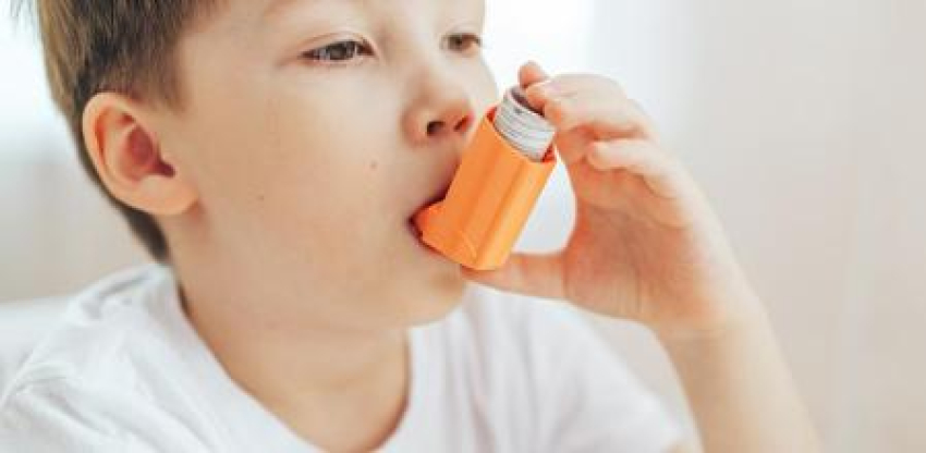Casos de asma se incrementan, con predominio en la población infantil