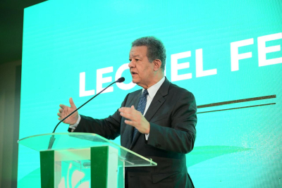 Leonel Fernández acusa a JCE de violar constitución