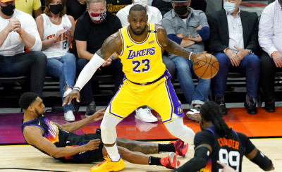 LeBron James extiende su contrato con los Lakers hasta 2025
