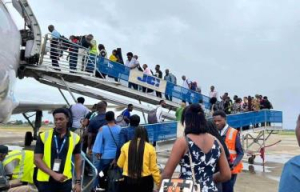 Francia evacúa de Haití a 170 de sus ciudadanos