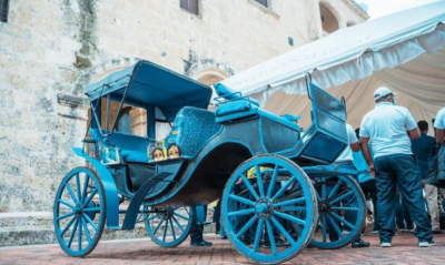 Clúster Turístico de Santo Domingo realiza caravana para inaugurar carruajes eléctricos de Ciudad Colonial
