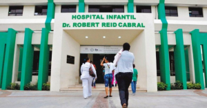 Hospital Robert Reid Cabral está al bordo del colapso, según su Director