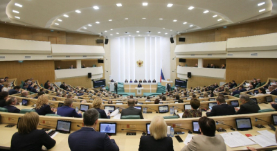 Senado de Rusia aprueba ley que prohíbe cambio de sexo