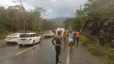 Accidente de autobús deja al menos 20 personas heridas en Bonao
