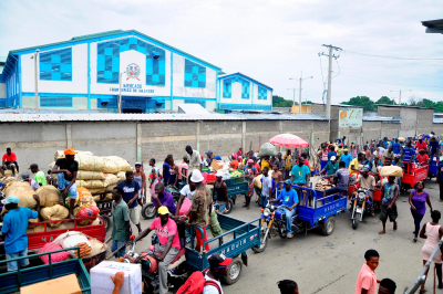 Mercado fronterizo de Dajabón concluye con la entrada de más de 25 mil comerciantes haitianos