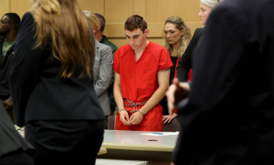 Dan inicio al juicio contra autor de matanza escolar en EEUU que dejó 17 muertos