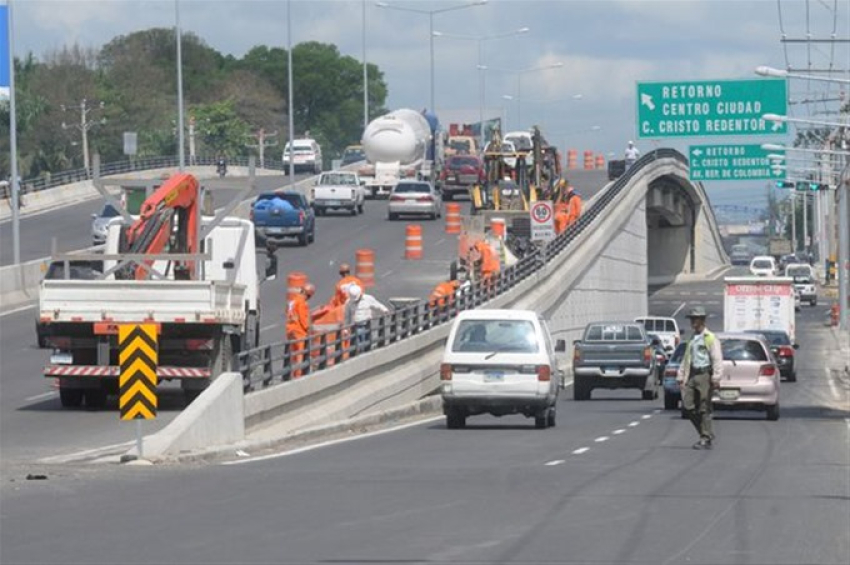 MOPC cerrará tránsito vehicular en pasos a desnivel y puentes por mantenimiento