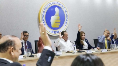 PRM propone que Ricardo de los Santos y Alfredo Pacheco sigan al frente del Senado