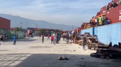 Saquean decenas de contenedores en el principal puerto de Haití