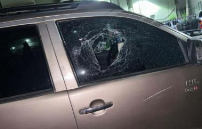 Rompen cristal y roban en vehículo de aspirante a alcalde de FP