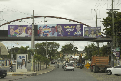 Retiran propaganda política de las calles del Gran Santo Domingo
