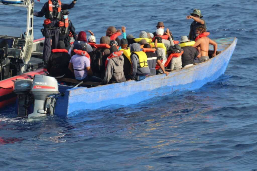 Al menos 402 dominicanos devueltos este año al país tras viajes ilegales por mar